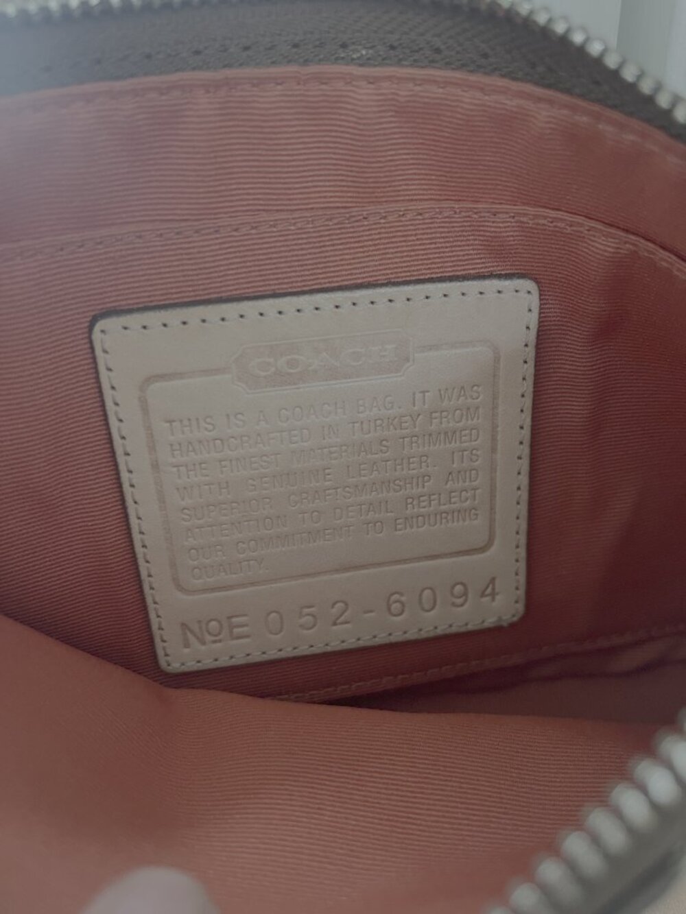 Coach hand bag - Picture 2 of 2